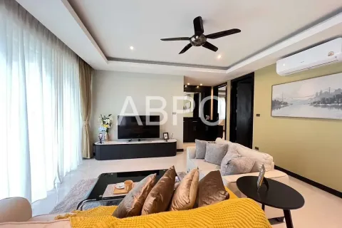 Casa de 4 dormitorios en Pattaya, Tailandia № 210712 - foto 17