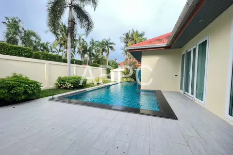 Casa de 4 dormitorios en Pattaya, Tailandia № 210711 - foto 11