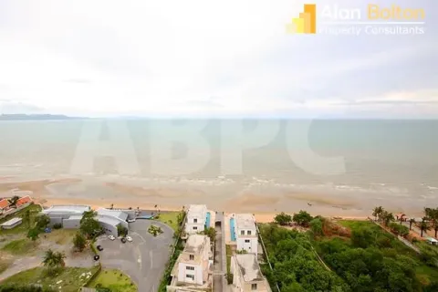 Condominio de 3 dormitorios en Pattaya, Tailandia № 210707 - foto 3
