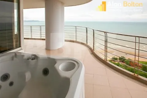 Condominio de 3 dormitorios en Pattaya, Tailandia № 210707 - foto 2