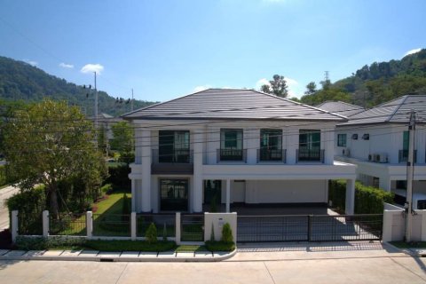 House in Phuket, Thailand 4 bedrooms № 172729