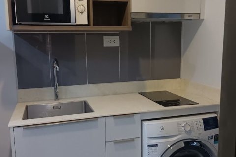 Studio dans le Condo à Huai Khwang, Bangkok, Thaïlande  № 149956 - photo 6