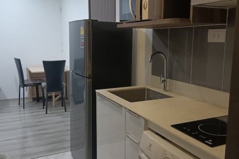 Studio dans le Condo à Huai Khwang, Bangkok, Thaïlande  № 149956 - photo 9