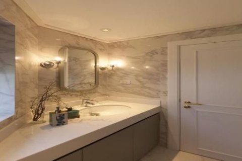 Кондоминиум с 3 спальнями в Патхум Ване, Бангкок, Таиланд № 149957 - фото 7