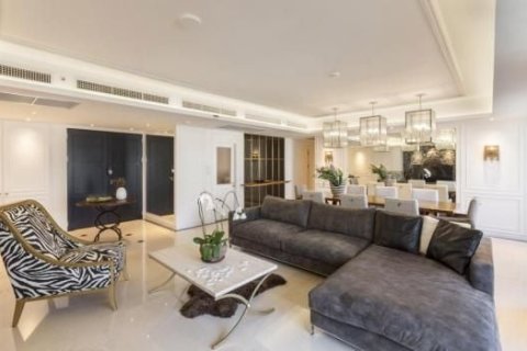 Кондоминиум с 3 спальнями в Патхум Ване, Бангкок, Таиланд № 149957 - фото 1