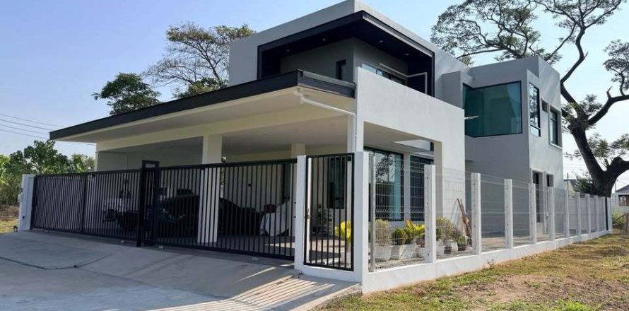 Дом в Чиангмае, Таиланд с 4 спальнями № 167313