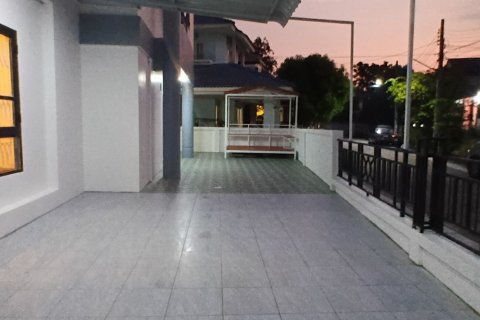 Maison à Pak Kret, Thaïlande 5 chambres № 169054 - photo 9