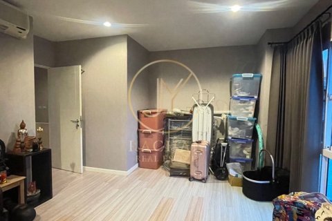 Townhouse in Pak Kret, Thailand 3 bedrooms № 169050 - photo 15