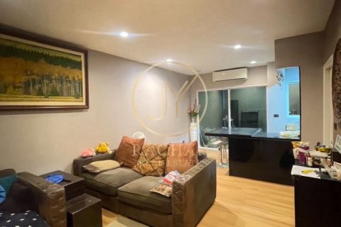 Townhouse in Pak Kret, Thailand 3 bedrooms № 169050 - photo 6