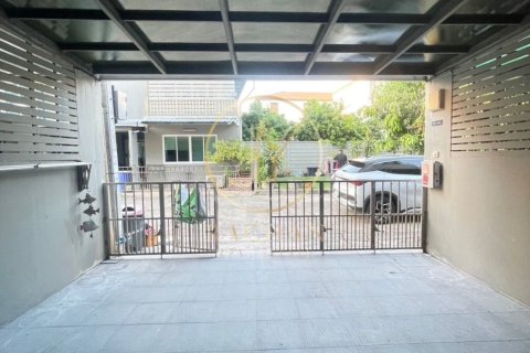 Townhouse in Pak Kret, Thailand 3 bedrooms № 169050 - photo 5