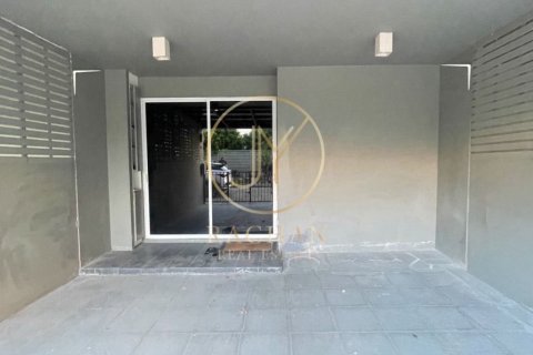 Townhouse in Pak Kret, Thailand 3 bedrooms № 169050 - photo 4