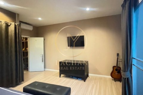 Townhouse in Pak Kret, Thailand 3 bedrooms № 169050 - photo 20