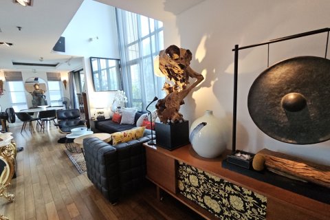 Condo à Pathum Wan, Bangkok, Thaïlande, 3 chambres № 201199 - photo 18
