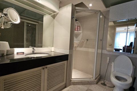 Condo à Pathum Wan, Bangkok, Thaïlande, 3 chambres № 201199 - photo 27