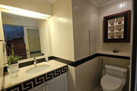 Condo à Pathum Wan, Bangkok, Thaïlande, 3 chambres № 201199 - photo 7
