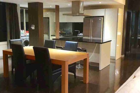 Condo in Thonburi, Bangkok, Thailand, 2 bedrooms № 183311 - photo 4