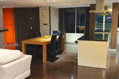 Condo in Thonburi, Bangkok, Thailand, 2 bedrooms № 183311 - photo 6