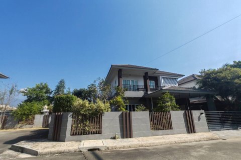 Дом в Ханг Донге, Таиланд с 4 спальнями  № 163488