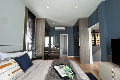 House in Sai Mai, Bangkok, Thailand 3 bedrooms № 163487 - photo 12