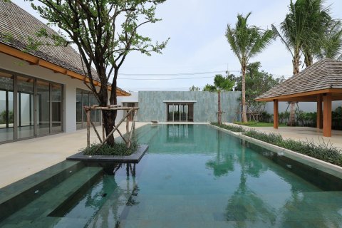 Villa in Phuket, Thailand 4 bedrooms № 140690 - photo 10