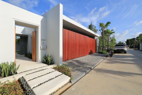 Villa in Phuket, Thailand 4 bedrooms № 140690 - photo 11