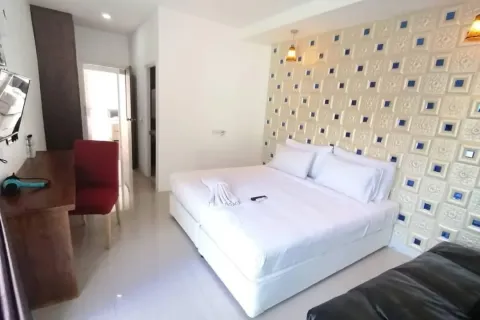 Casa de 7 dormitorios en Jomtien Beach, Pattaya, Tailandia № 211732 - foto 25