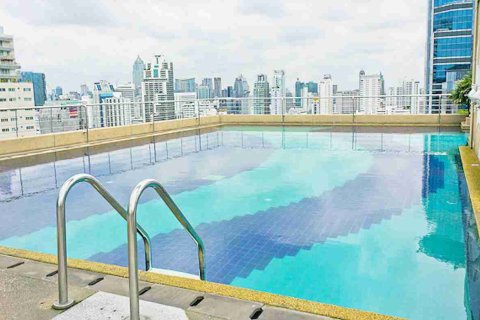 Condo in Bangkok, Thailand, 1 bedroom № 183405 - photo 2