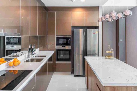 Condo in Thonburi, Bangkok, Thailand, 3 bedrooms  № 183407 - photo 12