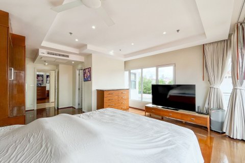 Condo in Pattaya, Thailand, 2 bedrooms  № 140345 - photo 25