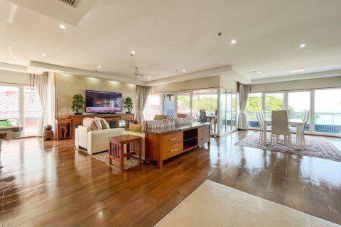 Condo in Pattaya, Thailand, 2 bedrooms  № 140345 - photo 9