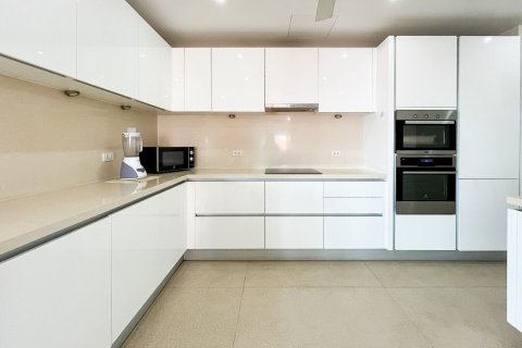 Condo in Pattaya, Thailand, 2 bedrooms  № 140345 - photo 17