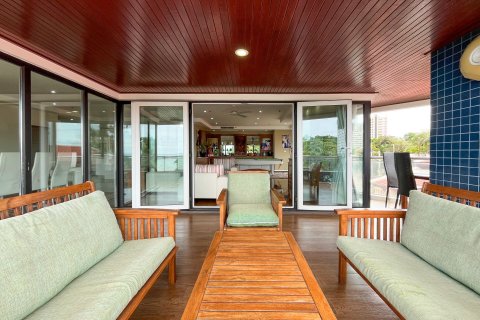 Condo in Pattaya, Thailand, 2 bedrooms  № 140345 - photo 8