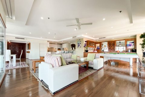 Condo in Pattaya, Thailand, 2 bedrooms  № 140345 - photo 11