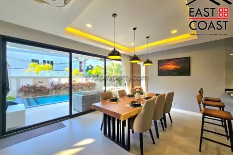 Casa de 4 dormitorios en Pattaya, Tailandia № 213016 - foto 16
