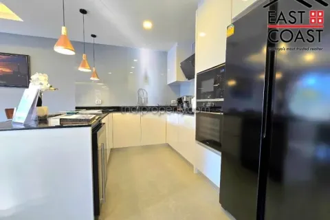 Casa de 4 dormitorios en Pattaya, Tailandia № 213016 - foto 15