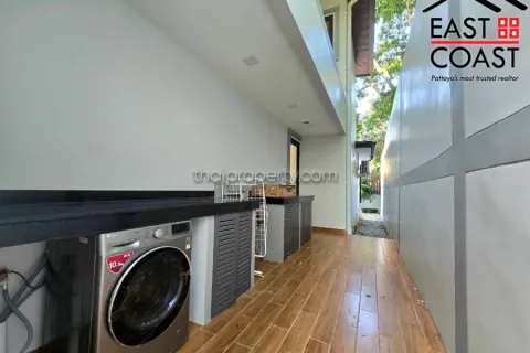 Casa de 4 dormitorios en Pattaya, Tailandia № 213016 - foto 9