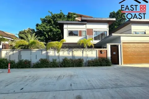 Casa de 4 dormitorios en Pattaya, Tailandia № 213016 - foto 6