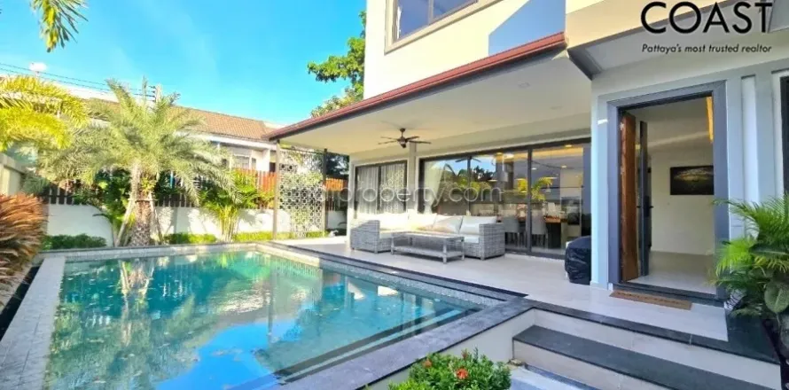 Casa de 4 dormitorios en Pattaya, Tailandia № 213016