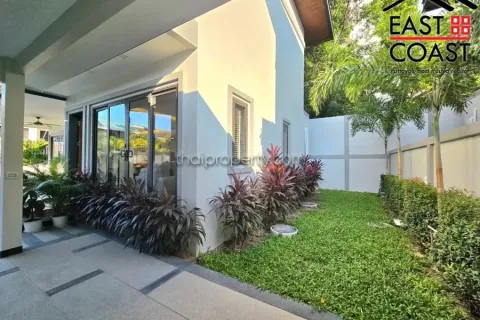Casa de 4 dormitorios en Pattaya, Tailandia № 213016 - foto 8