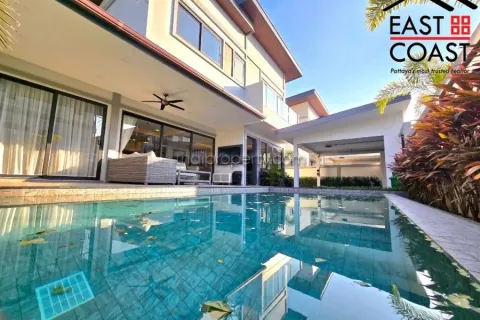 Casa de 4 dormitorios en Pattaya, Tailandia № 213016 - foto 11