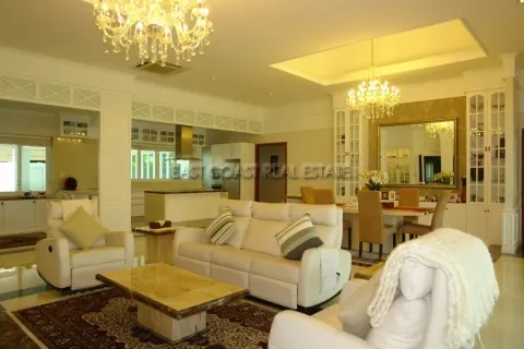 Casa de 6 dormitorios en Jomtien Beach, Pattaya, Tailandia № 213012 - foto 19