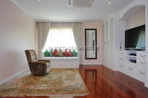 Casa de 6 dormitorios en Jomtien Beach, Pattaya, Tailandia № 213012 - foto 8