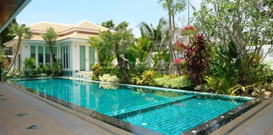 Casa de 6 dormitorios en Jomtien Beach, Pattaya, Tailandia № 213012