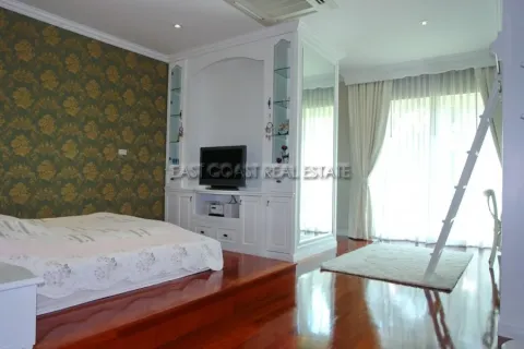 Casa de 6 dormitorios en Jomtien Beach, Pattaya, Tailandia № 213012 - foto 6