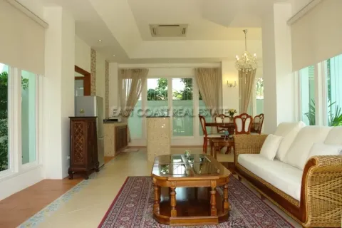 Casa de 6 dormitorios en Jomtien Beach, Pattaya, Tailandia № 213012 - foto 27