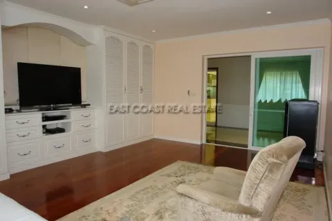 Casa de 6 dormitorios en Jomtien Beach, Pattaya, Tailandia № 213012 - foto 7