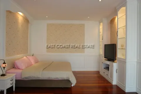 Casa de 6 dormitorios en Jomtien Beach, Pattaya, Tailandia № 213012 - foto 17