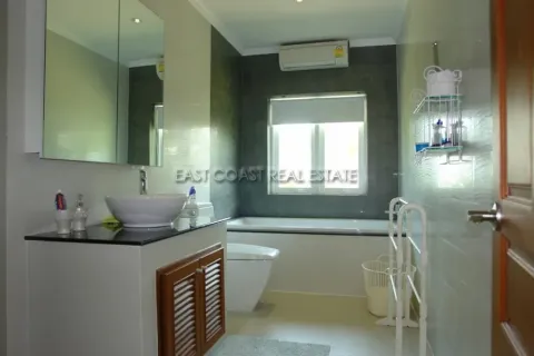 Casa de 6 dormitorios en Jomtien Beach, Pattaya, Tailandia № 213012 - foto 11