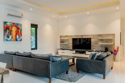 Villa in Cha-am, Thailand 4 bedrooms № 146231 - photo 16