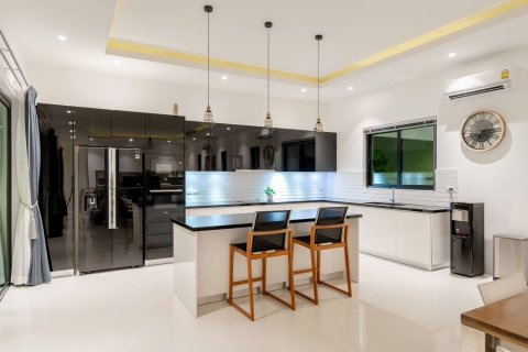 Villa in Cha-am, Thailand 4 bedrooms № 146231 - photo 21